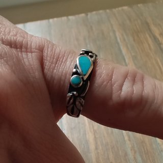 ANILLO DE PLATA CON PIEDRAS TURQUESAS