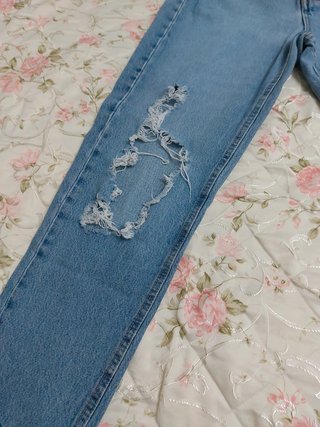 Jeans Stradivarus modello MOM