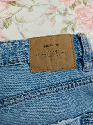 Jeans Stradivarus modello MOM