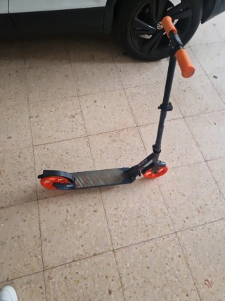 Patinete Oxelo Naranja y Negro