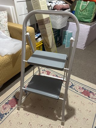 Escalera plegable de 2 peldaños