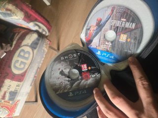 PS4 Negra + 2 Mandos + Juegos