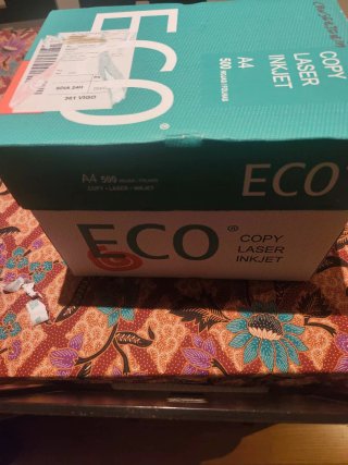 Caja de Papel A4 ECO con juguetes variados