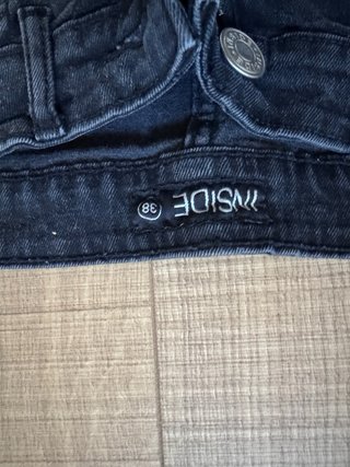 Pantalón tejano negro desgastado talla 38