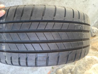 Bridgestone 215/40R18 89Y Neumático