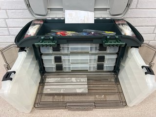 Caja de señuelos pesca barco currican aparejos