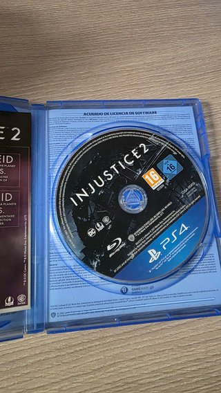 Juegos PS4: The Witcher 3 y Injustice 2