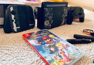 Nintendo Switch + Juegos y Accesorios