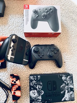 Nintendo Switch + Juegos y Accesorios