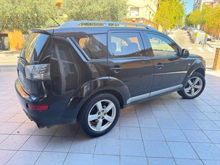 Mitsubishi Outlander 4X4 2.0 TDi 140CV 7 PLAZAS!!