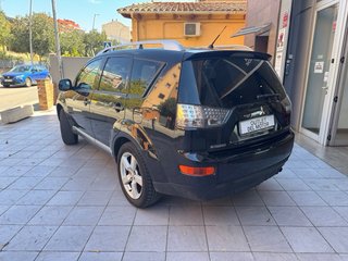 Mitsubishi Outlander 4X4 2.0 TDi 140CV 7 PLAZAS!!
