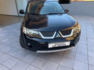 Mitsubishi Outlander 4X4 2.0 TDi 140CV 7 PLAZAS!!