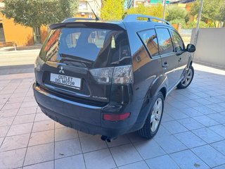 Mitsubishi Outlander 4X4 2.0 TDi 140CV 7 PLAZAS!!