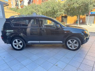 Mitsubishi Outlander 4X4 2.0 TDi 140CV 7 PLAZAS!!