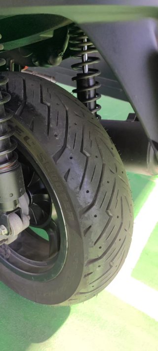 Kymco Xciting 250 Maxi Scooter Negra