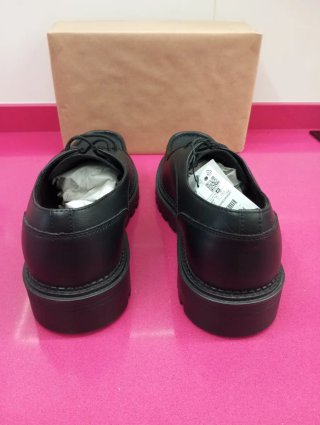 Zapatos de cordones Pull & Bear negros