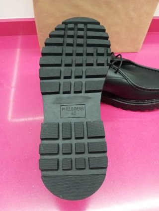 Zapatos de cordones Pull & Bear negros