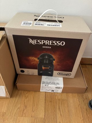 Cafetera Nespresso DeLonghi Inissia con cajón