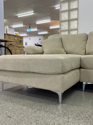 Sofá chaise longue beige