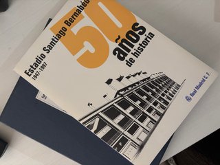 Libro De Santiago Bernabéu. 50 años de historia.