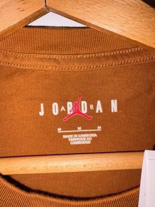 Camiseta Jordan Brand Oversize Color Camel Marrón