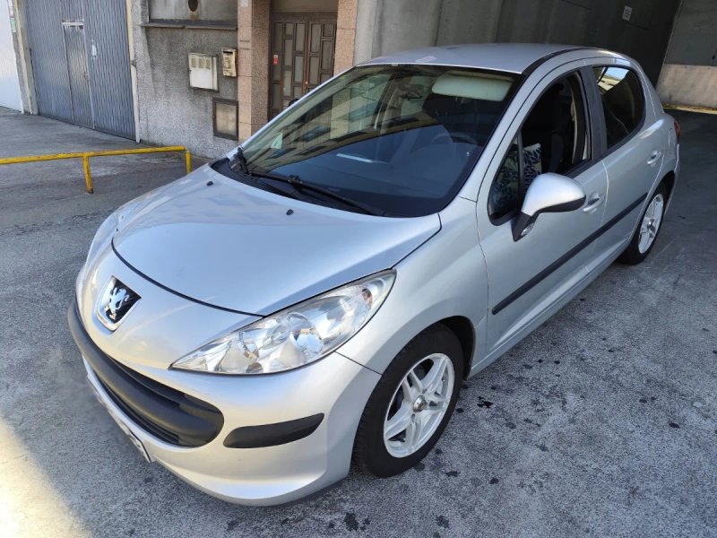 Peugeot 207 1.4HDI - foto 1