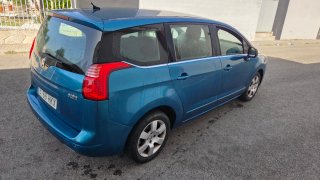 Peugeot 5008 2012