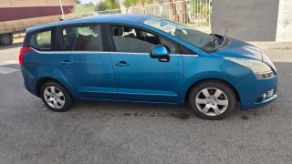 Peugeot 5008 2012
