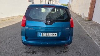 Peugeot 5008 2012