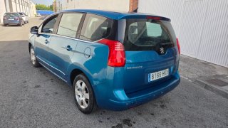 Peugeot 5008 2012