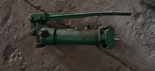 Bomba hidráulica para curvar tubos