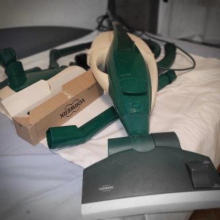 Aspirador Vorwerk Kobold 130 con accesorios