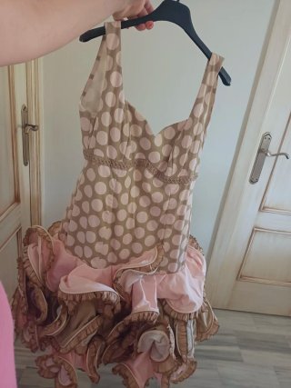 Traje de flamenca lunares beige y rosa