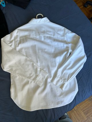 Camisa blanca de manga larga