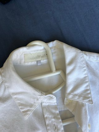 Camisa blanca de manga larga