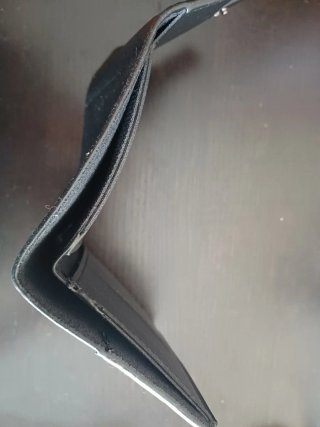 Tarjetero Negro con Herradura Plateada