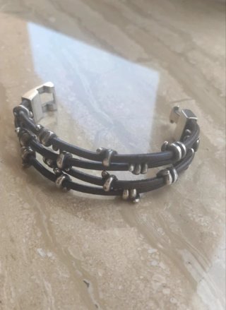 Pulsera UNOde50 Cuero y Plata