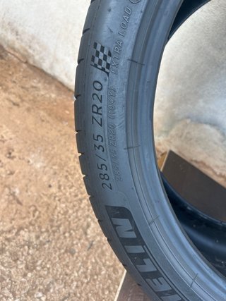 2x Michelin Pilot Sport 4S 285/35/20 104Y XL