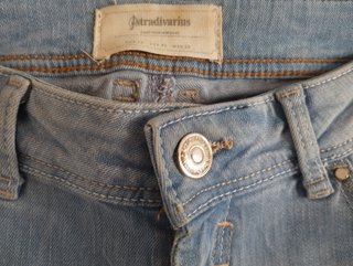 Pantalón vaquero Stradivarius Talla M