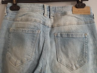 Pantalón vaquero Stradivarius Talla M