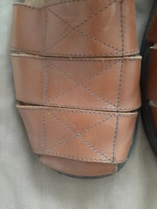Sandalias de piel marrones