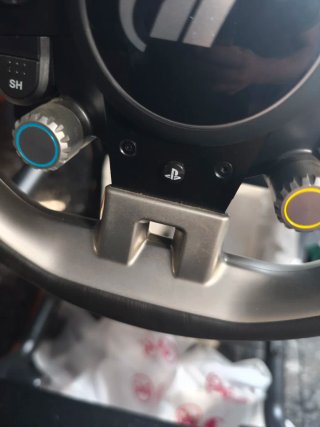 Cockpit gaming con volante y palanca