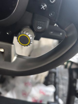 Cockpit gaming con volante y palanca