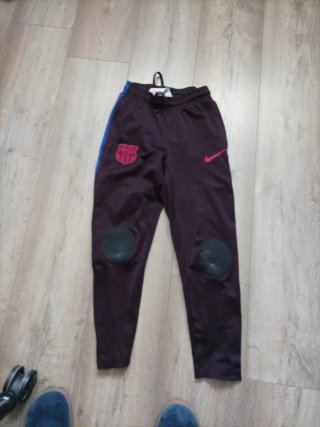 Pantalón Barça Nike Morado Rodilleras 9 años