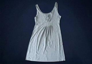 Vestido veraniego gris tirantes estilo imperio