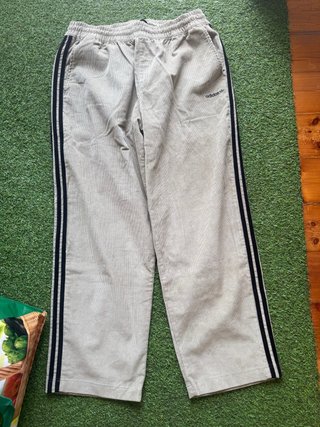 Pantalones Adidas pana beige/caqui