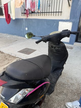 Piaggio Zip Negra