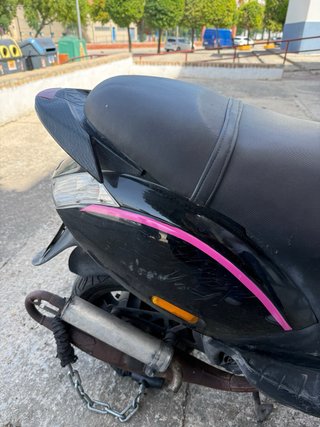 Piaggio Zip Negra