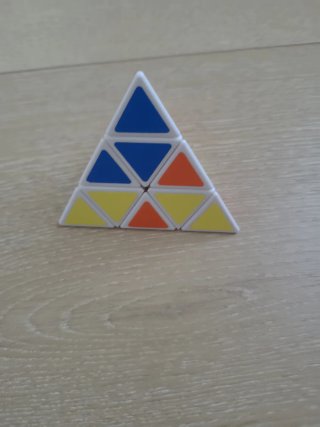 Pirámide de colores para niños