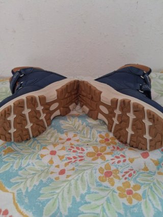 Botas niño azul y marrón
